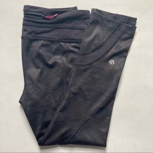 Lululemon Run Inspire Savasana Camo Black Cropped II Leggings Full On Luxtreme